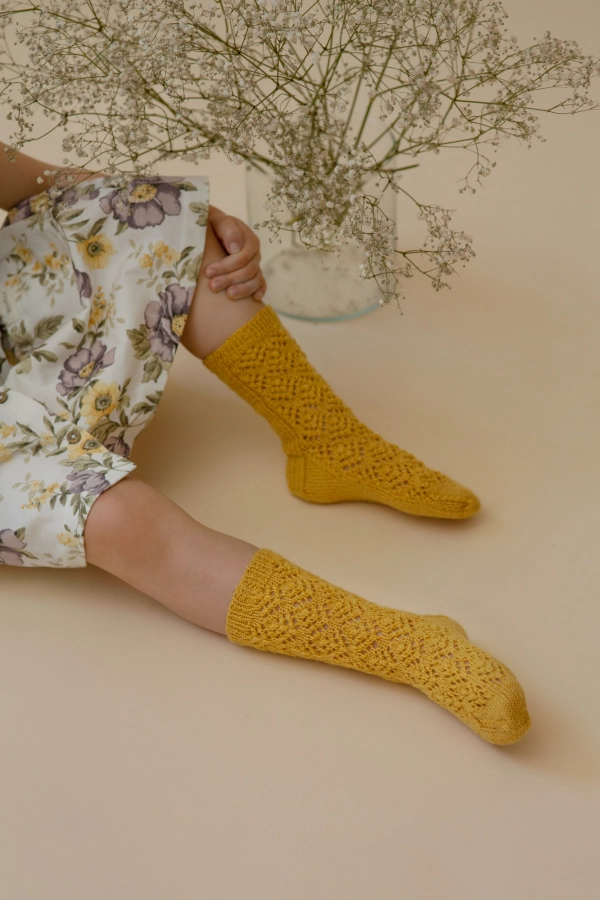 Носки «Pirpanat lace socks» от Novita Knits